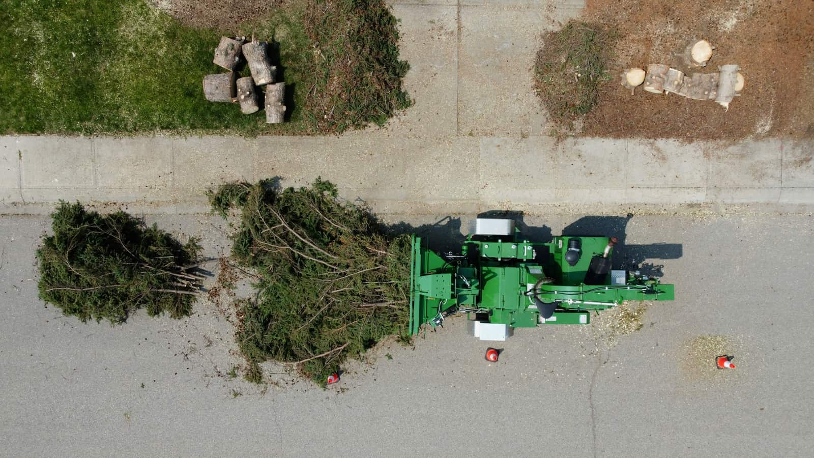 Gravel mulch and dirt delivery service